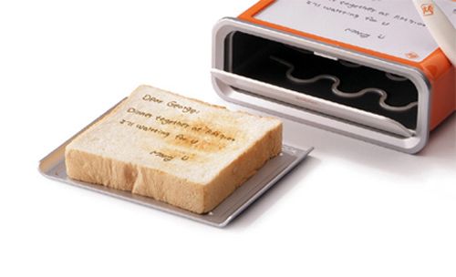 Hardware » Raňajky s venovaním – toaster píšuci správy - Hardware.sk